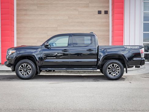 Used 2020 Toyota Tacoma TRD Sport w/ Technology Package AWD/4WD image 7