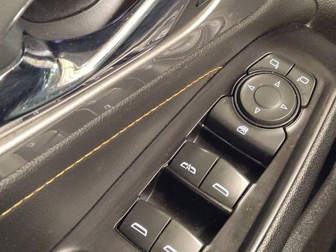 Used 2019 Chevrolet Traverse LT image 27