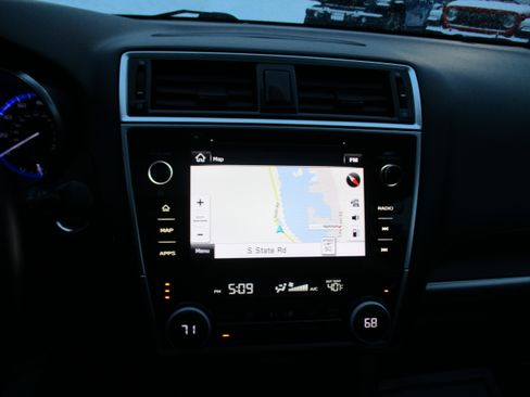 Used 2018 Subaru Outback 2.5i Limited image 18