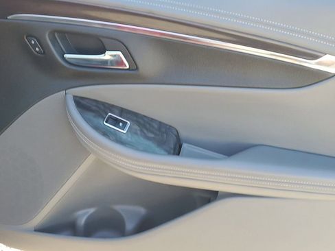 Used 2014 Chevrolet Impala LT image 42