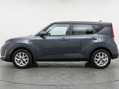 Used 2025 Kia Soul LX w/ LX Technology Package FWD image 5