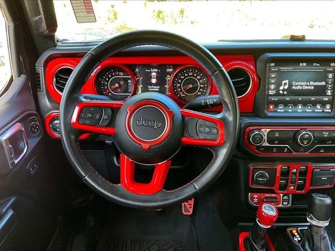 Used 2022 Jeep Gladiator Rubicon w/ Trailer Tow Package image 8