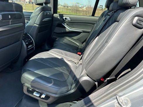 Used 2023 BMW X7 xDrive40i w/ Premium Package AWD/4WD image 16