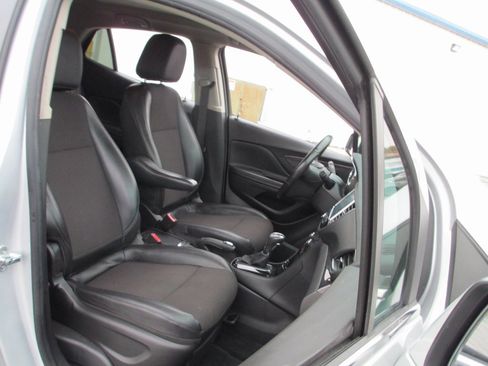 Used 2021 Buick Encore Preferred image 16