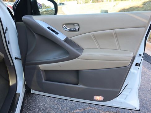 Used 2011 Nissan Murano SL w/ Navigation Pkg image 17
