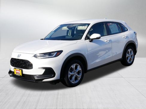 Certified 2023 Honda HR-V LX image 3