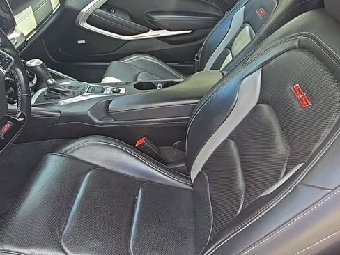 Used 2019 Chevrolet Camaro SS RWD image 4
