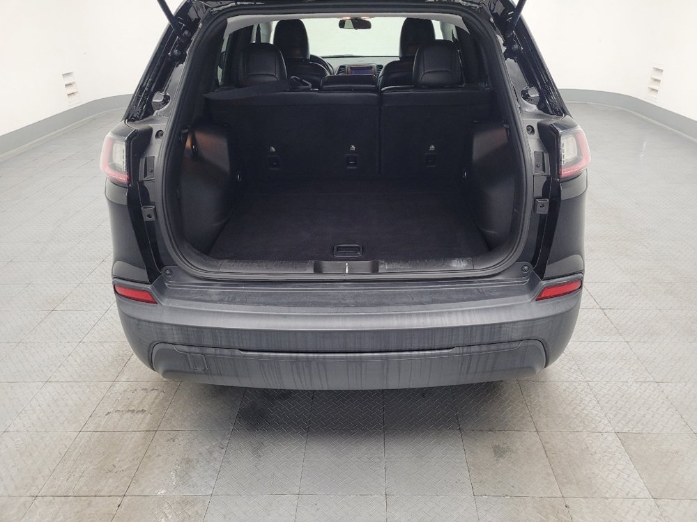 Used 2019 Jeep Cherokee Latitude Plus FWD image 29