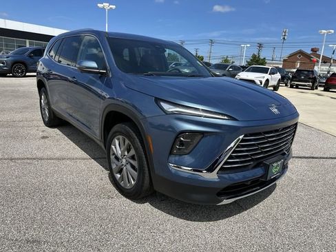 Used 2025 Buick Enclave Preferred AWD/4WD image 11