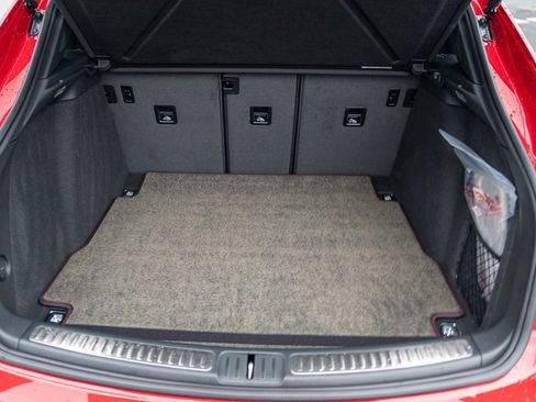 New 2026 Porsche Macan image 28