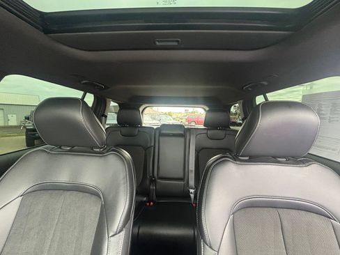 Used 2024 Jeep Grand Cherokee Altitude AWD/4WD image 15