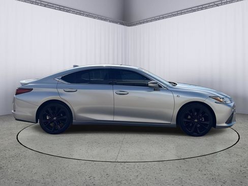 Used 2022 Lexus ES 350 F Sport w/ Accessory Package image 2