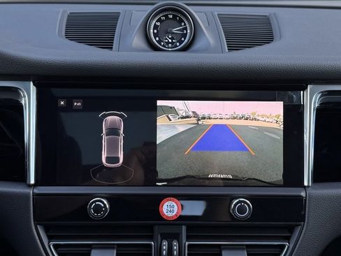 New 2026 Porsche Macan image 27