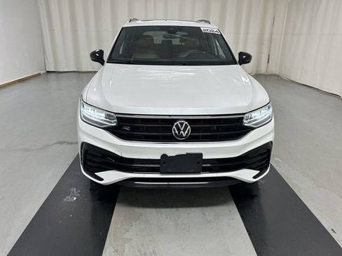 Certified 2024 Volkswagen Tiguan SE R-Line AWD/4WD image 3