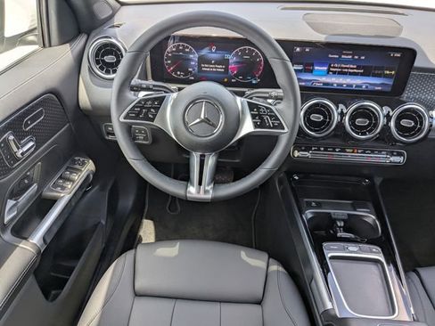 New 2025 Mercedes-Benz GLB 250 image 17
