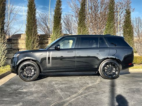 New 2026 Land Rover Range Rover Long Wheelbase SE image 2