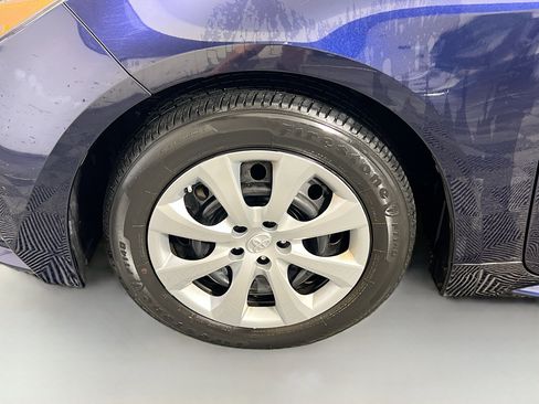 Used 2022 Toyota Corolla LE image 13