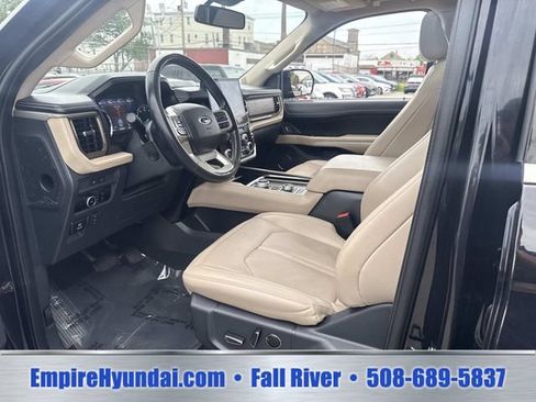 Used 2024 Ford Expedition Limited AWD/4WD image 19