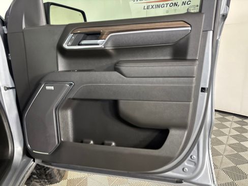 Used 2025 Chevrolet Silverado 1500 LT Trail Boss w/ Convenience Package II AWD/4WD image 26