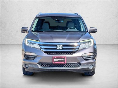 Used 2017 Honda Pilot Touring image 2