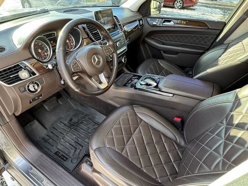Used 2019 Mercedes-Benz GLS 450 4MATIC image 9