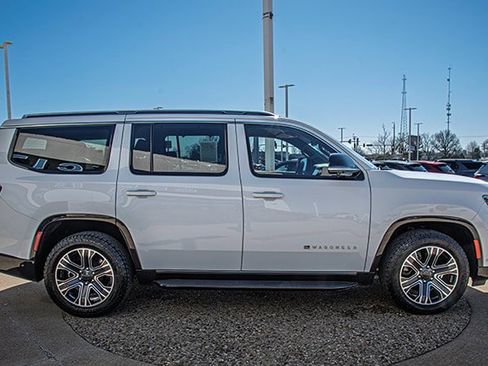 Used 2023 Jeep Wagoneer Series II w/ Convenience Group I image 6