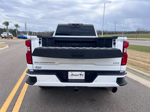 Used 2024 Chevrolet Silverado 3500 LTZ w/ LTZ Plus Package image 7