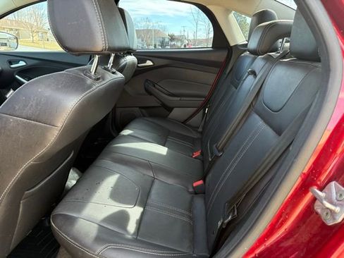 Used 2014 Ford Focus SE w/ Equipment Group 201A FWD image 19
