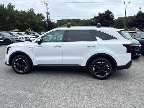 Used 2025 Kia Sorento S w/ Panoramic Sunroof Package image 4
