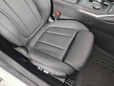 Used 2021 BMW 330i xDrive Sedan w/ Convenience Package image 17