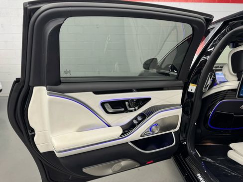 Used 2023 Mercedes-Benz Maybach S 680 4MATIC w/ Manufaktur Leather Package image 52