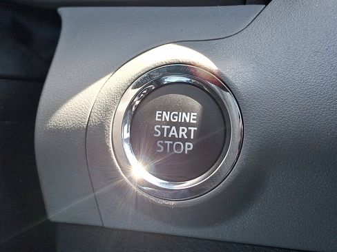 Certified 2022 Toyota Avalon Limited image 24