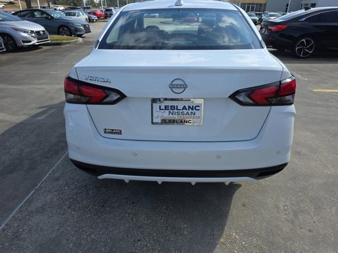 New 2025 Nissan Versa SV image 2