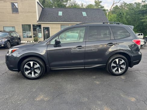 Used 2017 Subaru Forester 2.5i Premium AWD/4WD image 4
