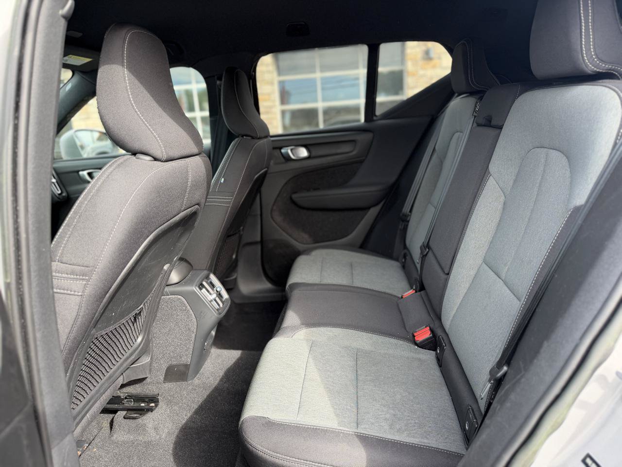 Used 2023 Volvo XC40 B5 Core AWD/4WD image 12