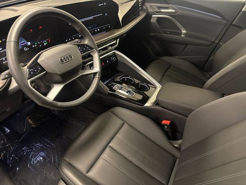 Certified 2025 Audi Q5 Premium w/ Convenience Package image 10