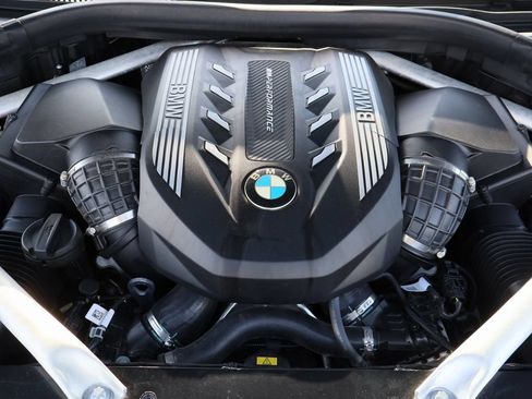 Used 2022 BMW X7 M50i AWD/4WD image 33
