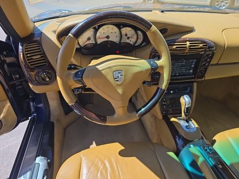 Used 2000 Porsche 911 Carrera 4 image 12