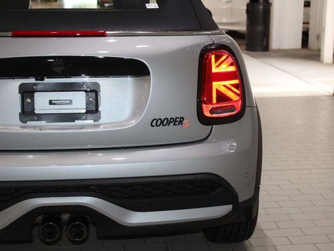 Used 2023 MINI Cooper S image 9