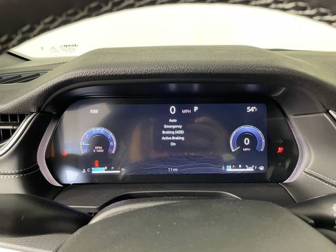 New 2025 Jeep Grand Cherokee Altitude image 3