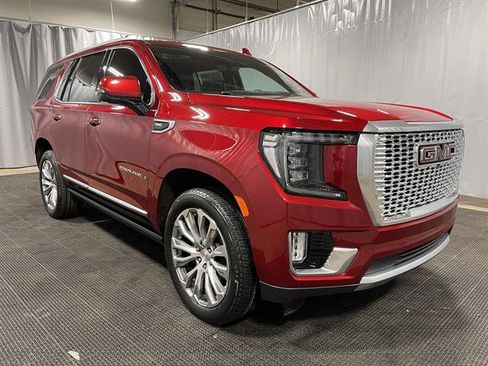 Used 2021 GMC Yukon Denali w/ Denali Premium Package image 2