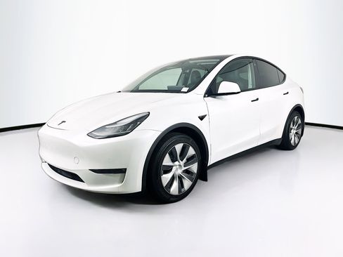Used 2021 Tesla Model Y Long Range image 3