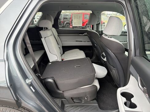 Used 2023 Hyundai Palisade SE image 19