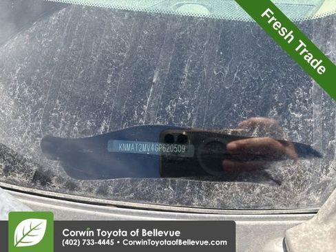 Used 2016 Nissan Rogue S image 11