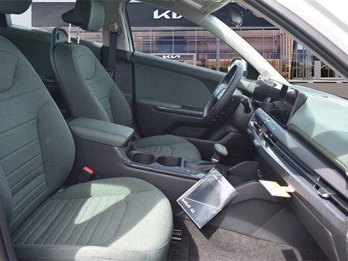 New 2025 Kia K4 EX image 12