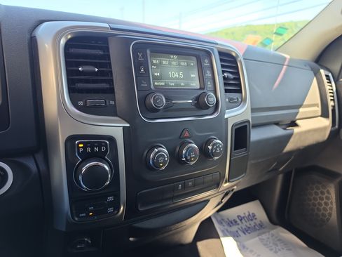 Used 2019 RAM 1500 Classic SLT AWD/4WD image 25