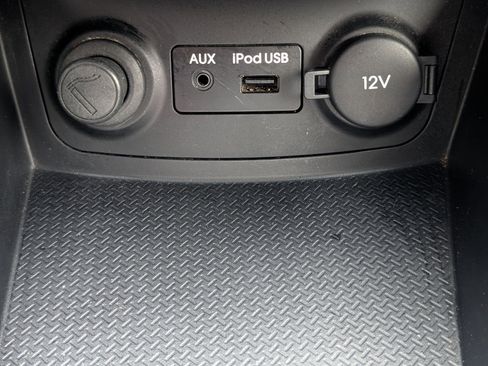 Used 2010 Hyundai Elantra GLS FWD image 16