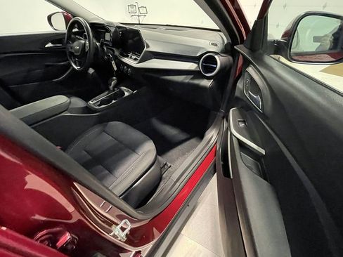 Used 2024 Chevrolet Trax LS w/ LS Convenience Package image 22