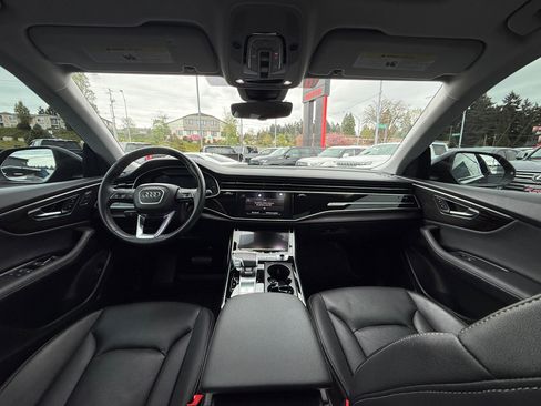 Used 2023 Audi Q8 Prestige AWD/4WD image 9