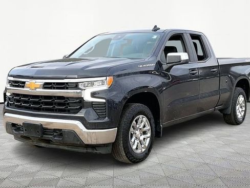 Used 2022 Chevrolet Silverado 1500 LT image 3